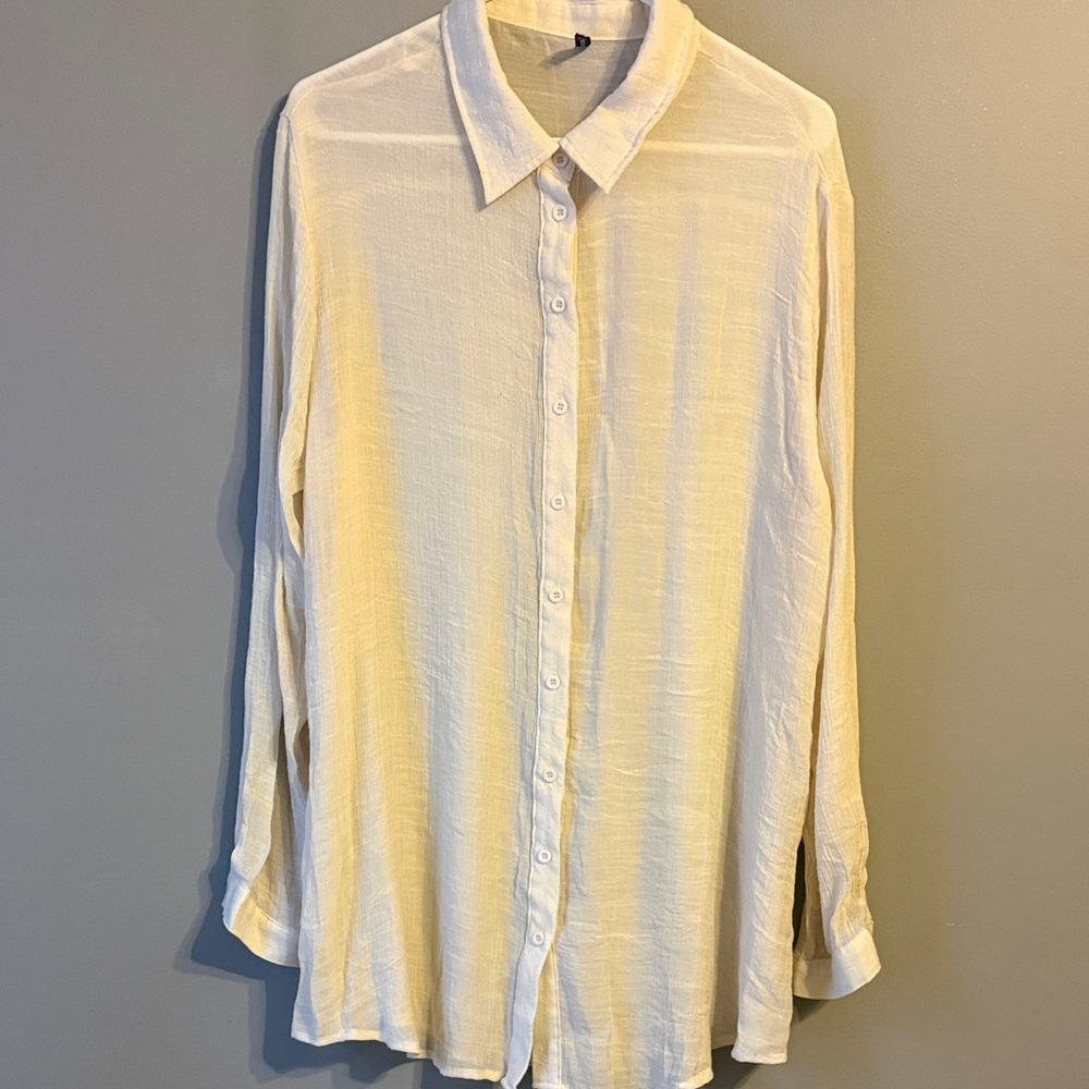 Pretty Little Things Textured Crinkle Oversized Shirt. Beige. Size 12